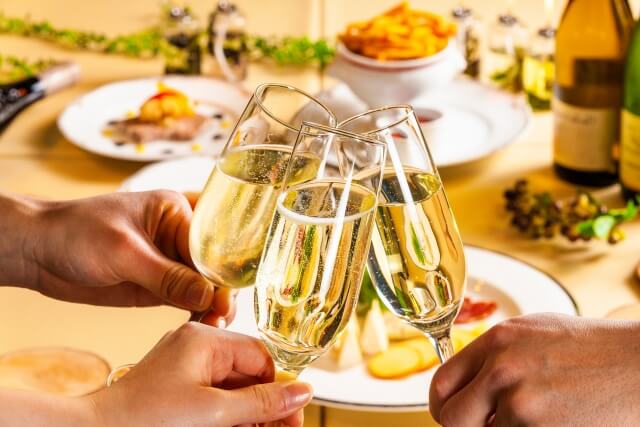 シャンパンでの乾杯